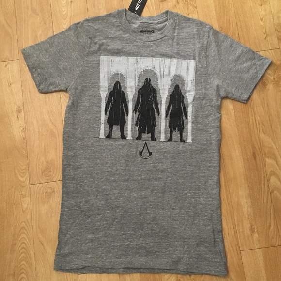 NWT Assassin's Creed t-shirt size S. MOVING SALE - LAST CHANCE - Picture 1 of 9